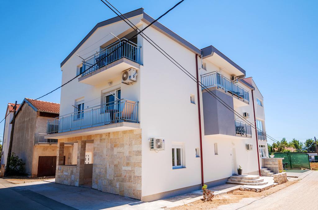 Apartment Tony With Private Pool Sukosan Exterior photo